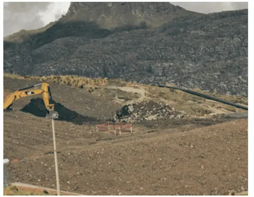 Movimiento de tierras en obra de cierre